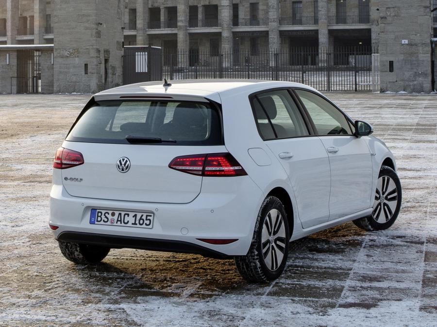  Volkswagen e-Golf 2013 года  (фото 16 из 24)